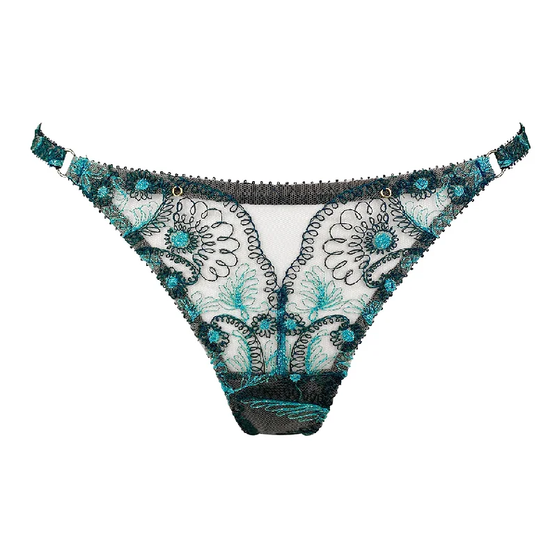 Amalie Thong Peacock